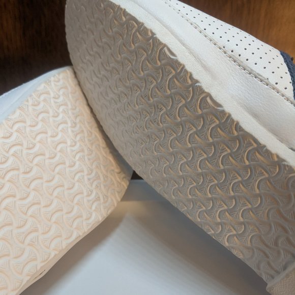 TOMS Slip on shoes - Picture 5 of 6